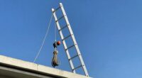 safe ladder roof setup